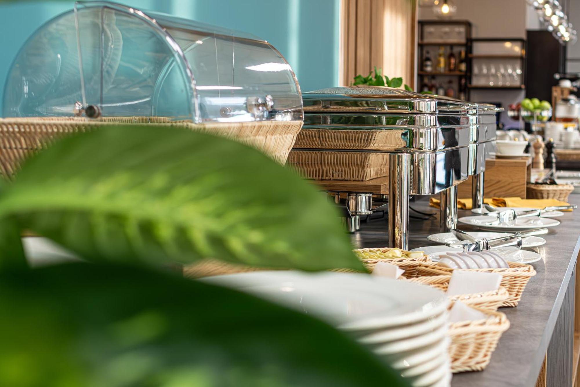 Novy Hotel Жельона Гора Екстериор снимка