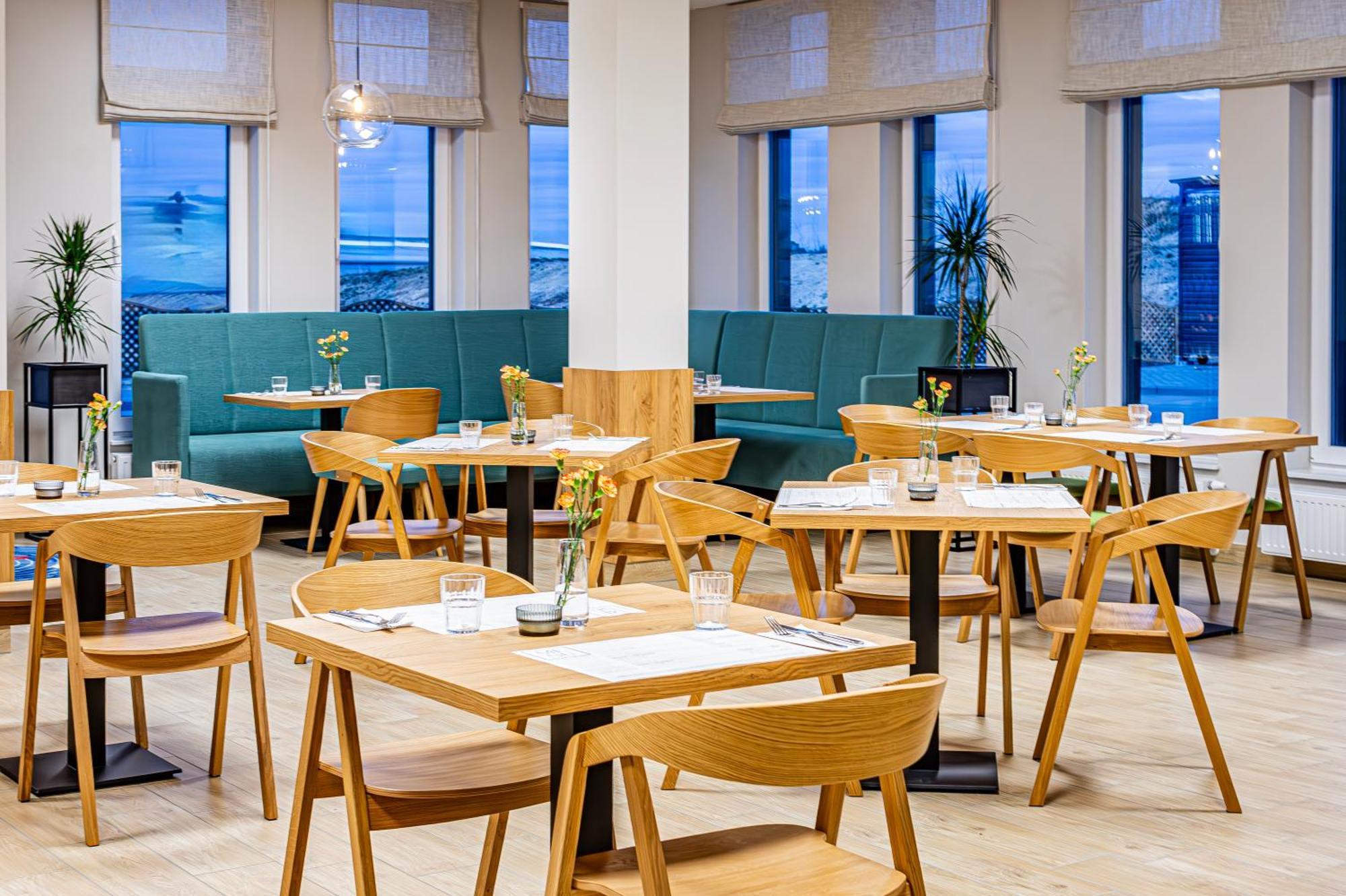 Novy Hotel Жельона Гора Екстериор снимка