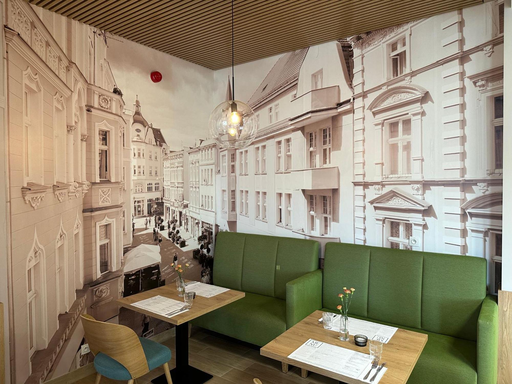 Novy Hotel Жельона Гора Екстериор снимка